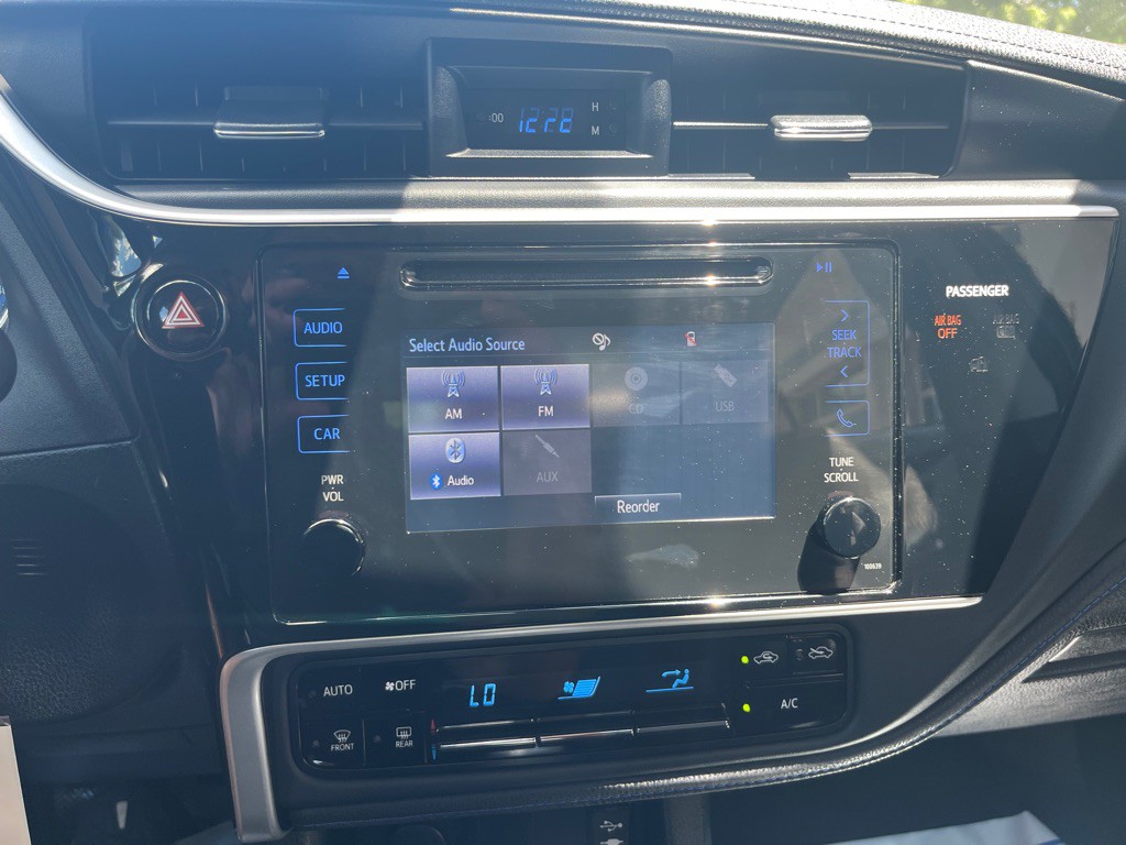 2017 Toyota Corolla Image 14