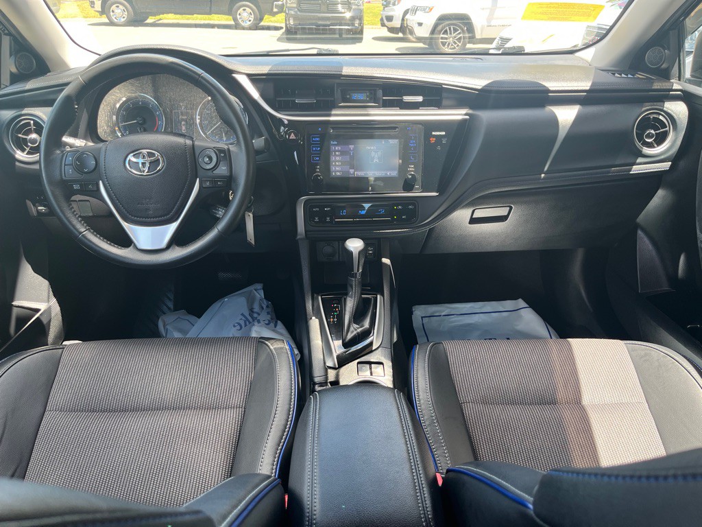 2017 Toyota Corolla Image 19