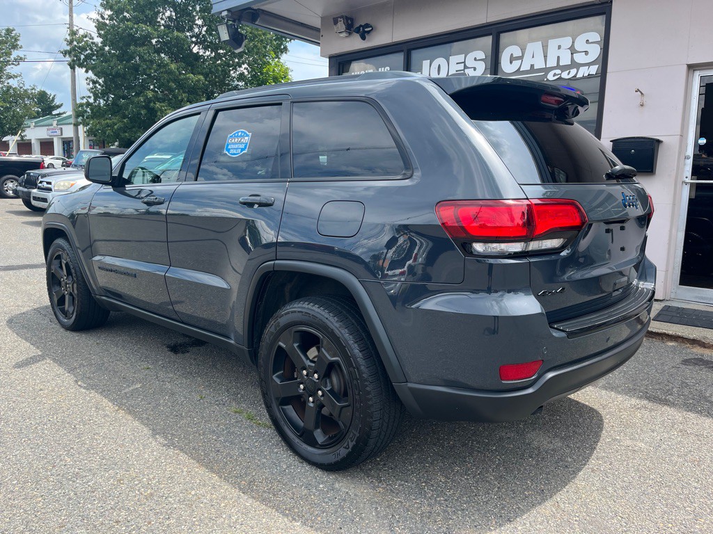2018 Jeep Grand Cherokee Image 2