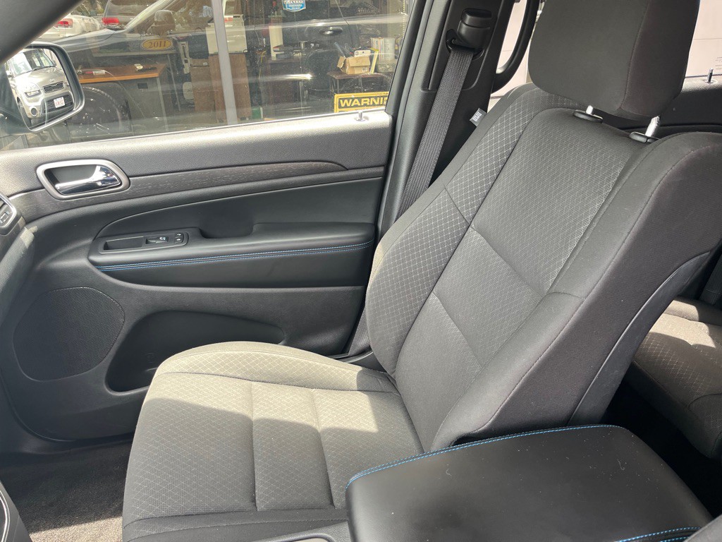 2018 Jeep Grand Cherokee Image 12