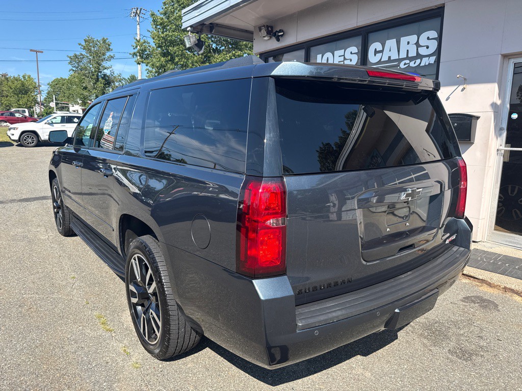 2019 Chevrolet Suburban Image 2