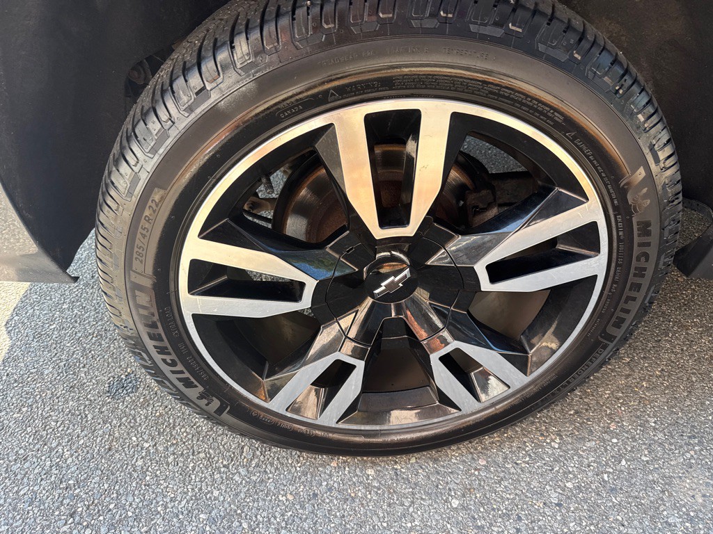 2019 Chevrolet Suburban Image 9
