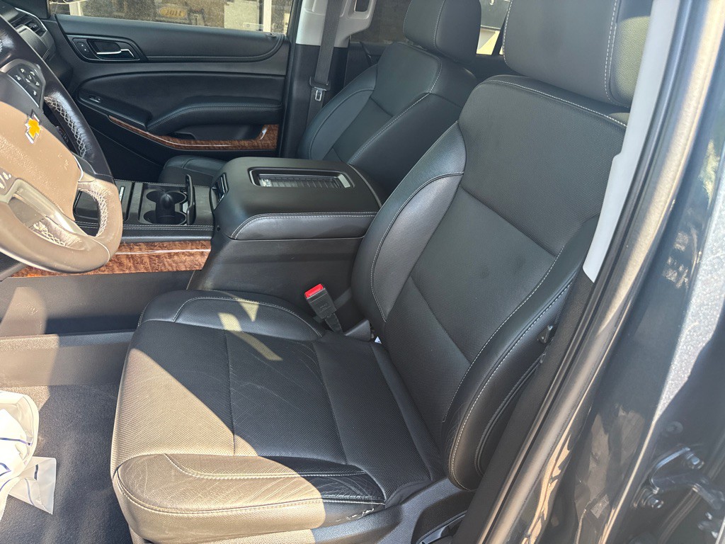 2019 Chevrolet Suburban Image 12
