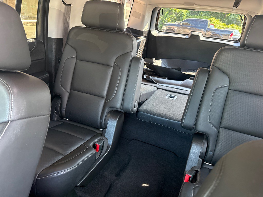 2019 Chevrolet Suburban Image 14