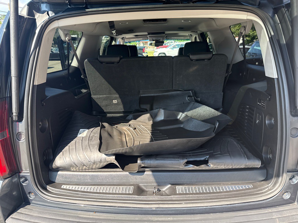 2019 Chevrolet Suburban Image 16