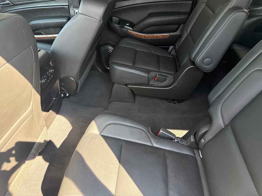 2019 Chevrolet Suburban Image 17