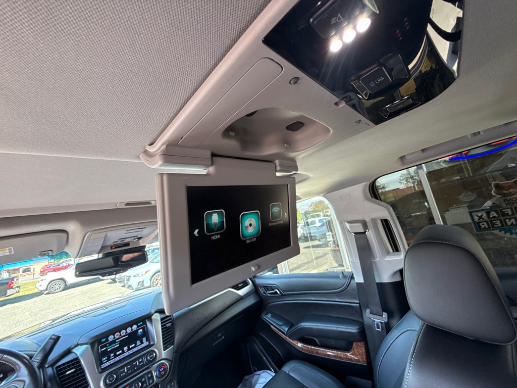 2019 Chevrolet Suburban Image 18