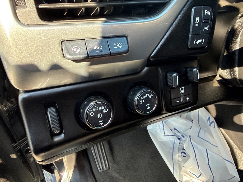 2019 Chevrolet Suburban Image 19
