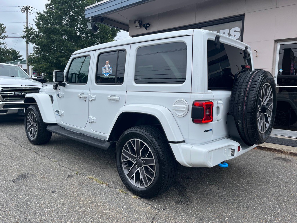 2022 Jeep Wrangler Unlimited Image 2