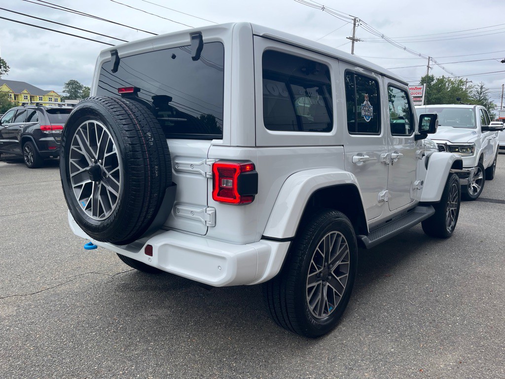 2022 Jeep Wrangler Unlimited Image 3