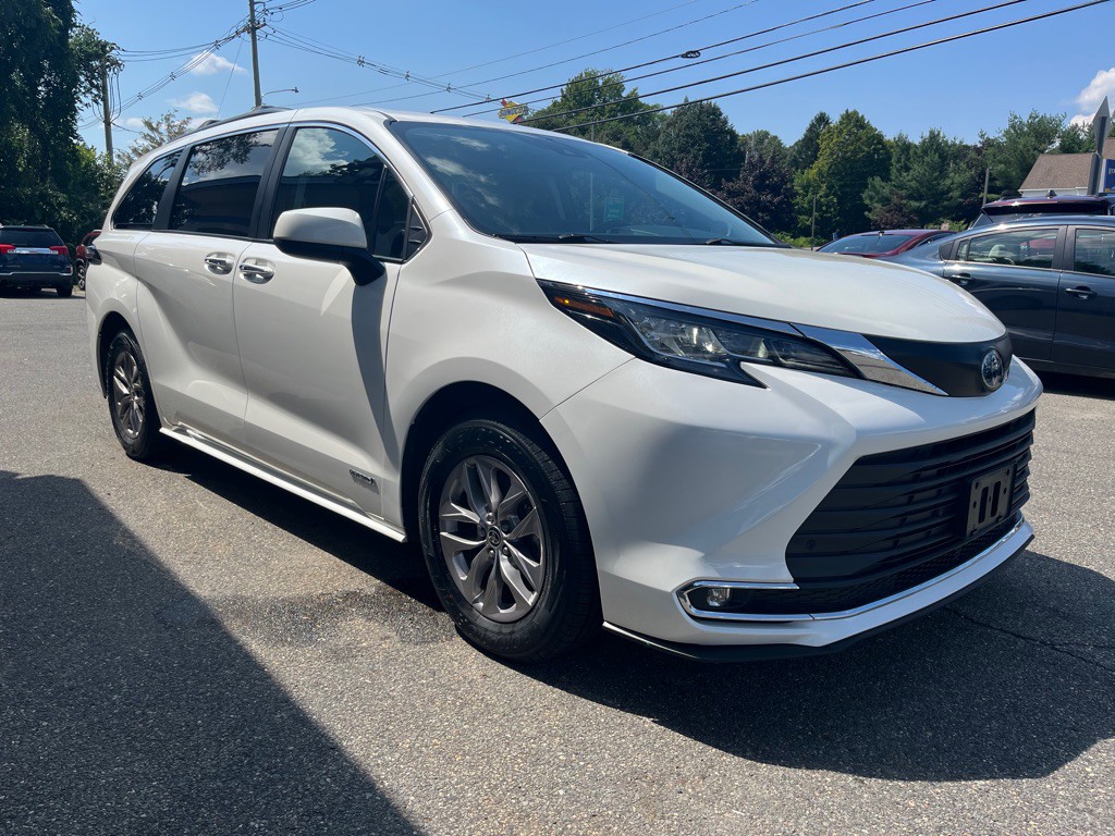 2021 Toyota Sienna Image 4