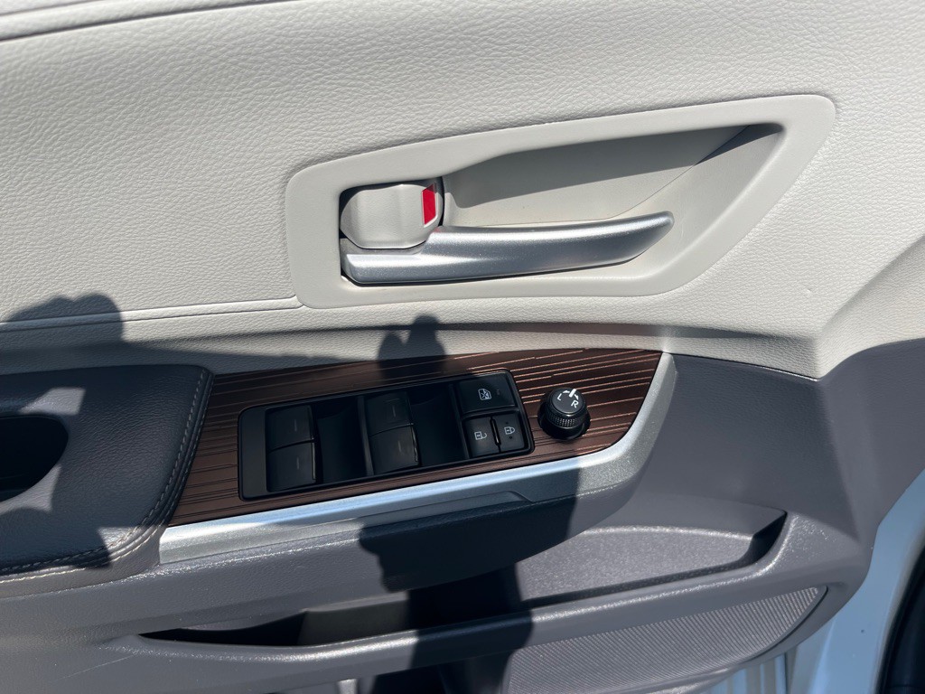 2021 Toyota Sienna Image 10