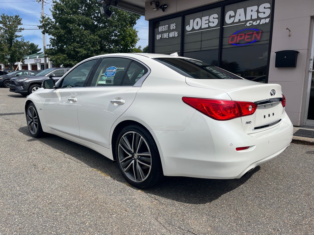 2017 INFINITI Q50 Image 2