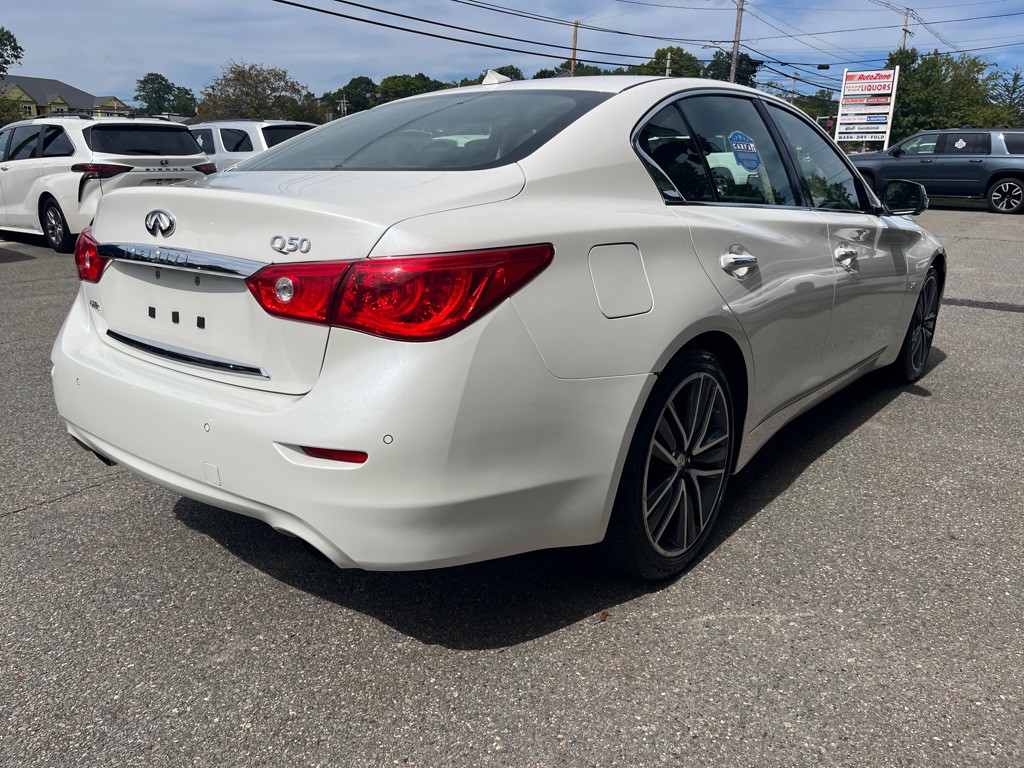 2017 INFINITI Q50 Image 3
