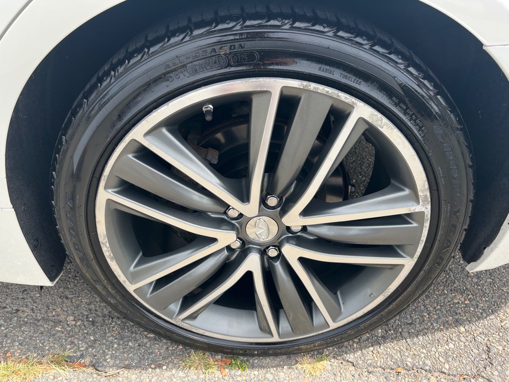 2017 INFINITI Q50 Image 7