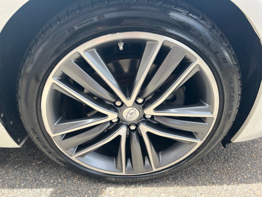 2017 INFINITI Q50 Image 9