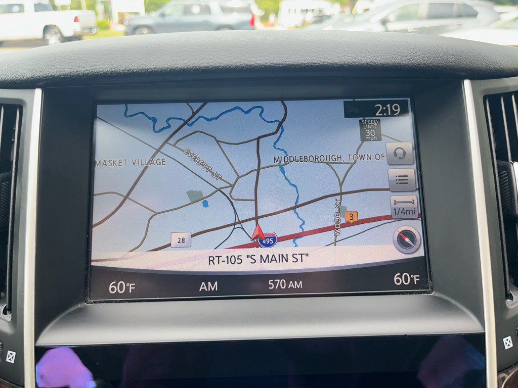 2017 INFINITI Q50 Image 17