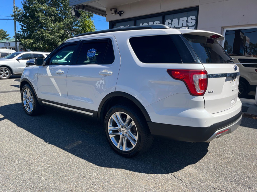 2017 Ford Explorer Image 2