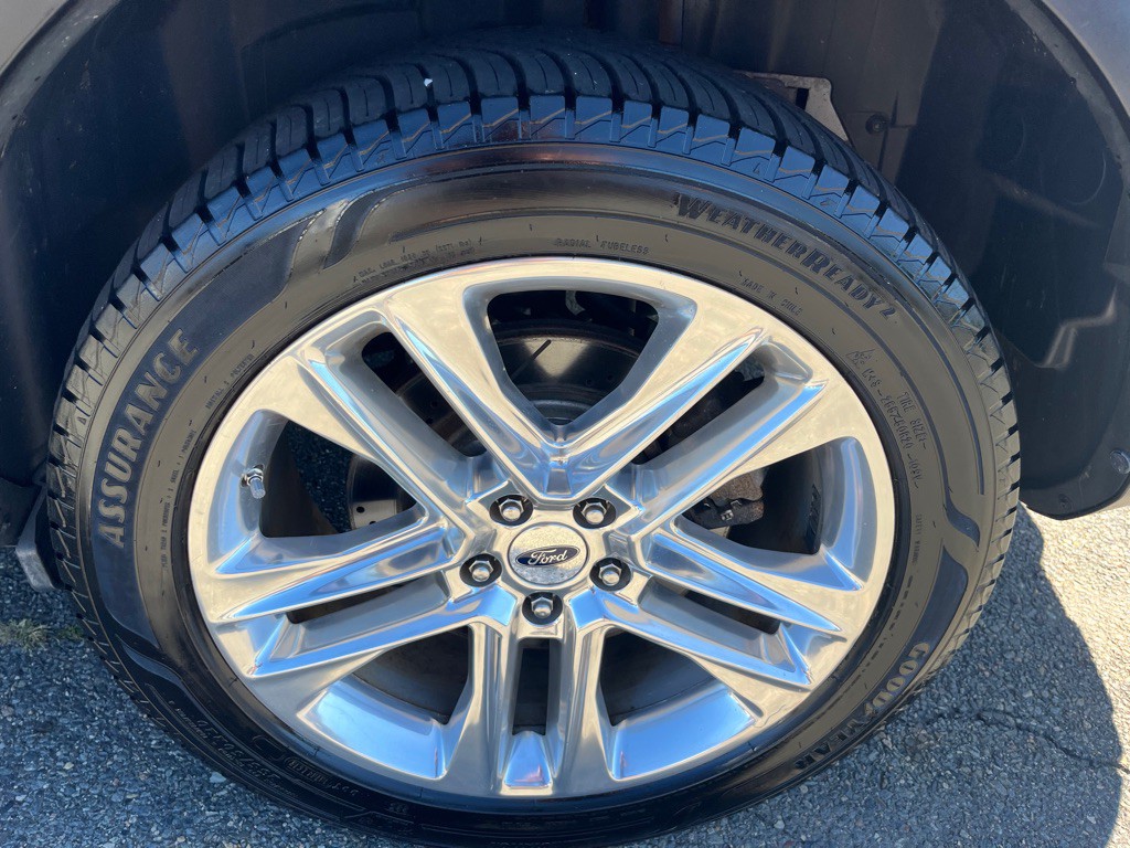 2017 Ford Explorer Image 7