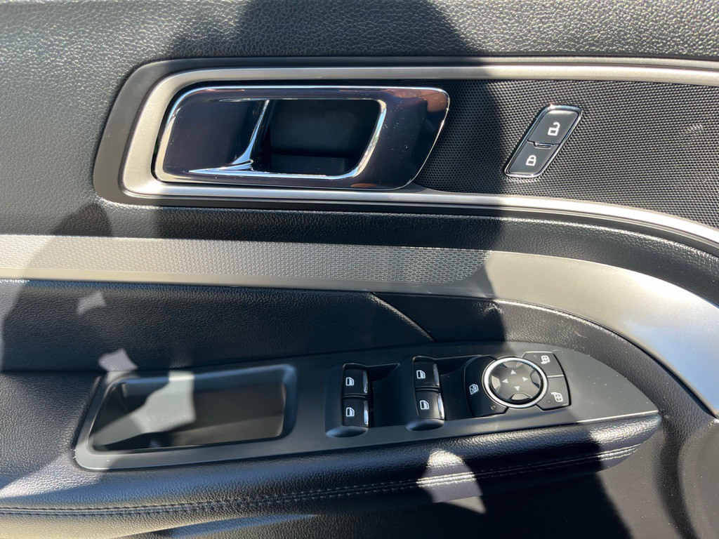 2017 Ford Explorer Image 10