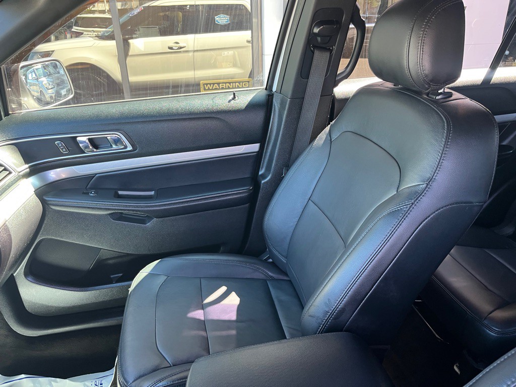 2017 Ford Explorer Image 12