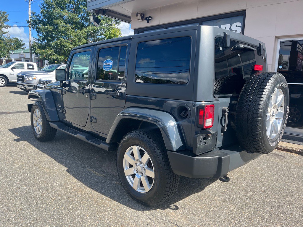 2017 Jeep Wrangler Unlimited Image 2