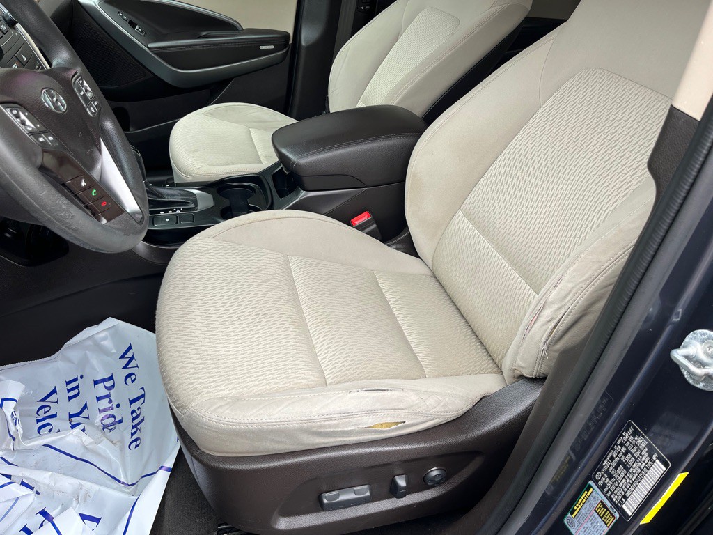 2015 Hyundai Santa Fe Image 11