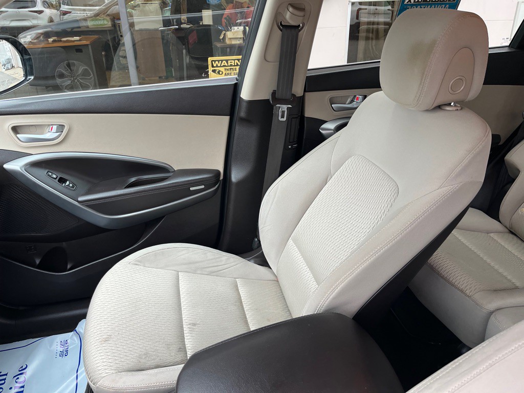 2015 Hyundai Santa Fe Image 12