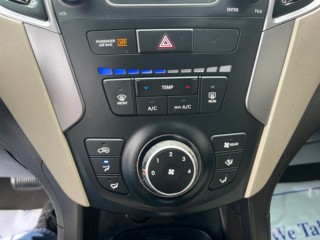 2015 Hyundai Santa Fe Image 15