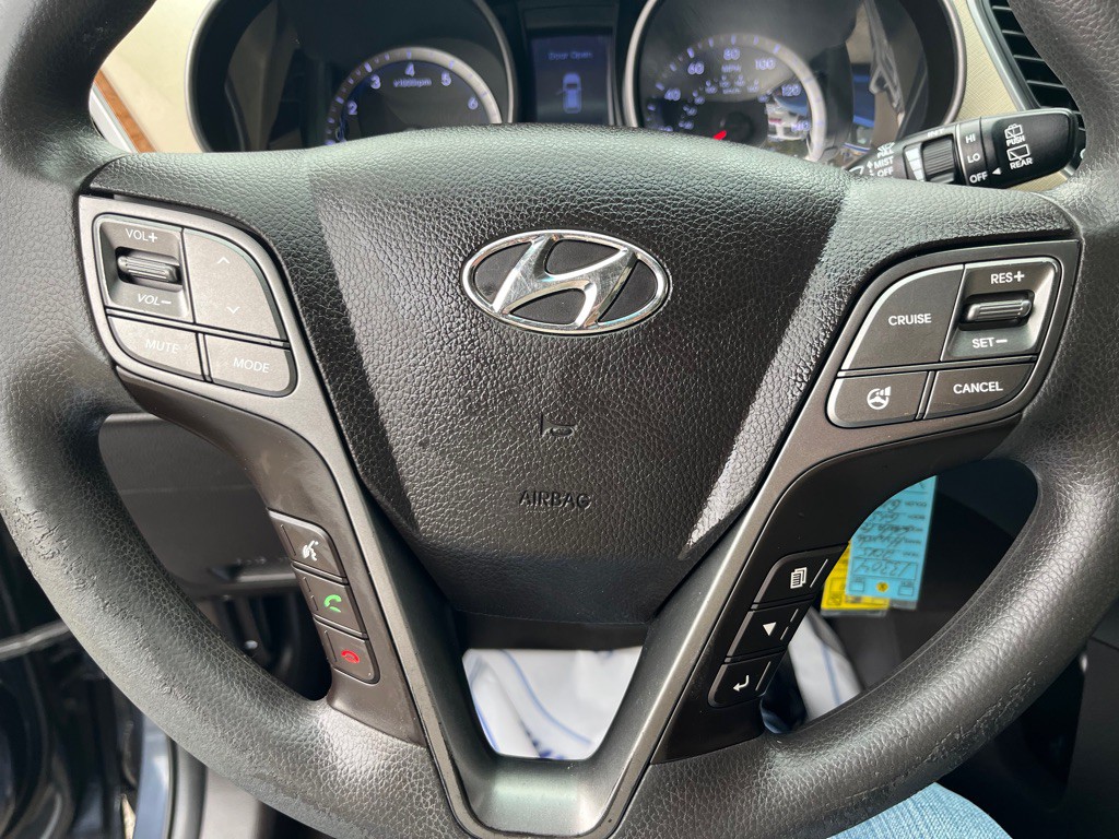 2015 Hyundai Santa Fe Image 18