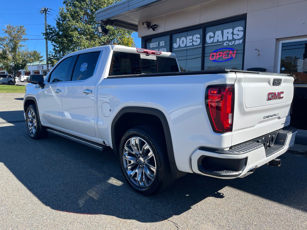 2023 GMC Sierra Image 2