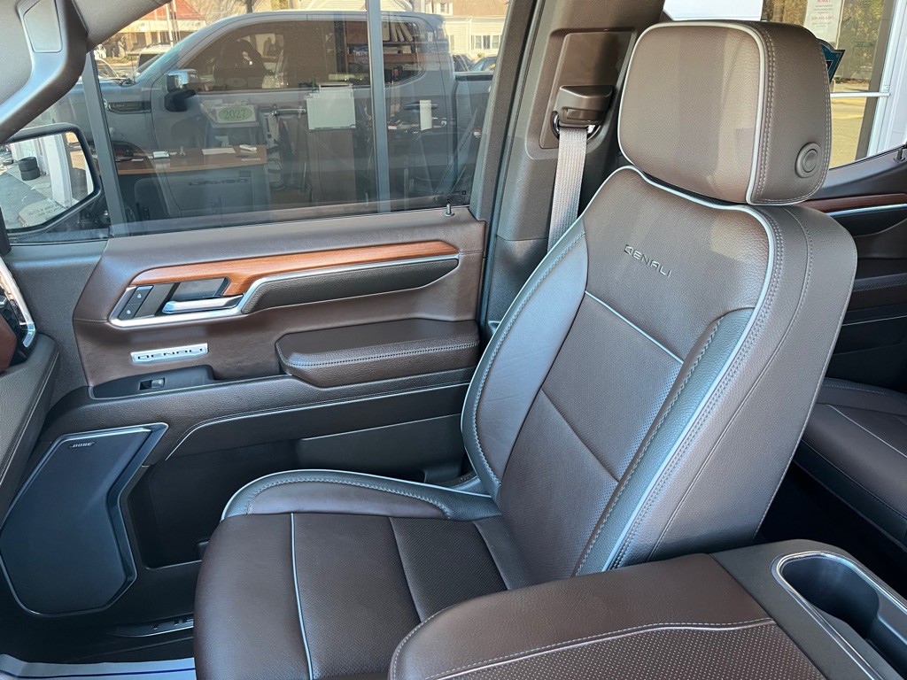 2023 GMC Sierra Image 13