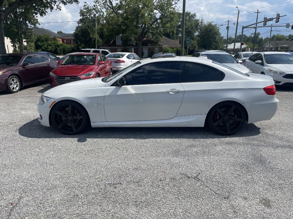 2012 BMW 3 Series Image 2