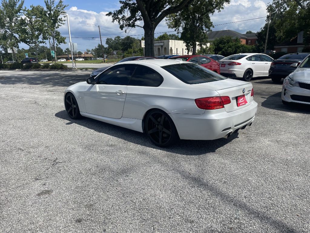 2012 BMW 3 Series Image 3