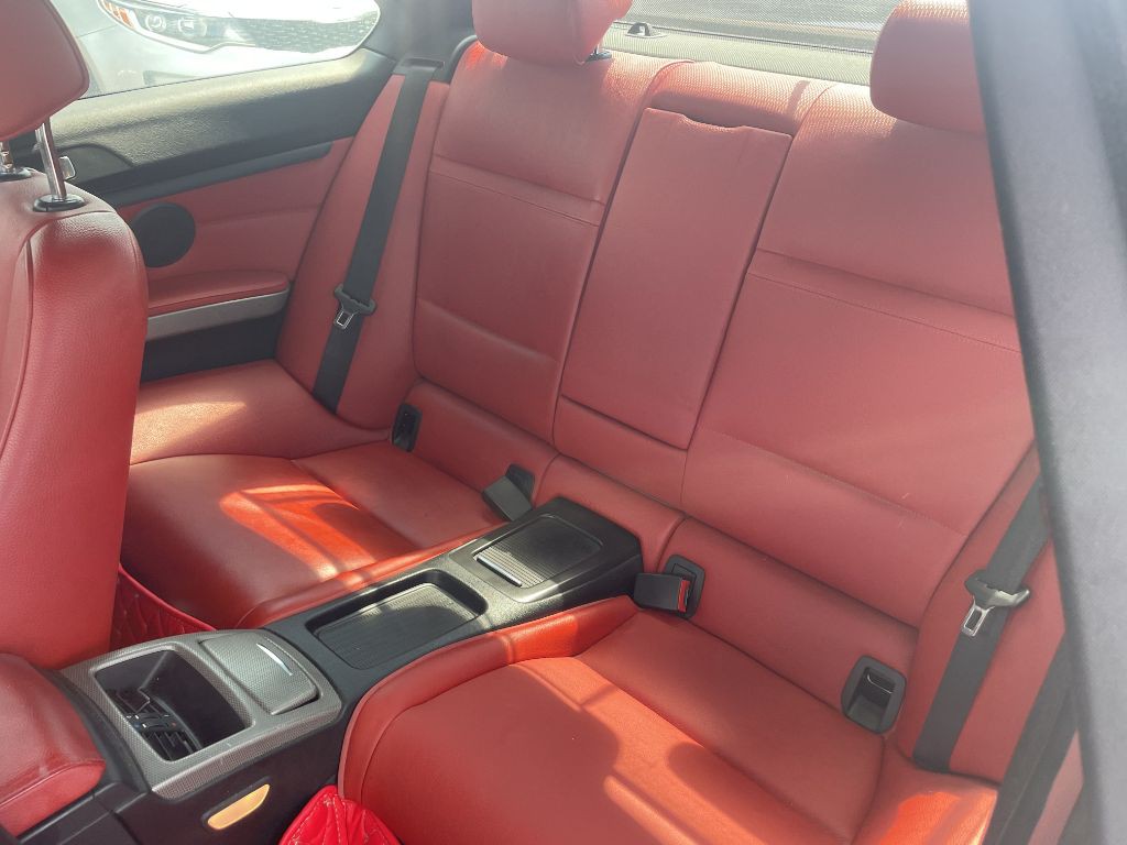 2012 BMW 3 Series Image 9