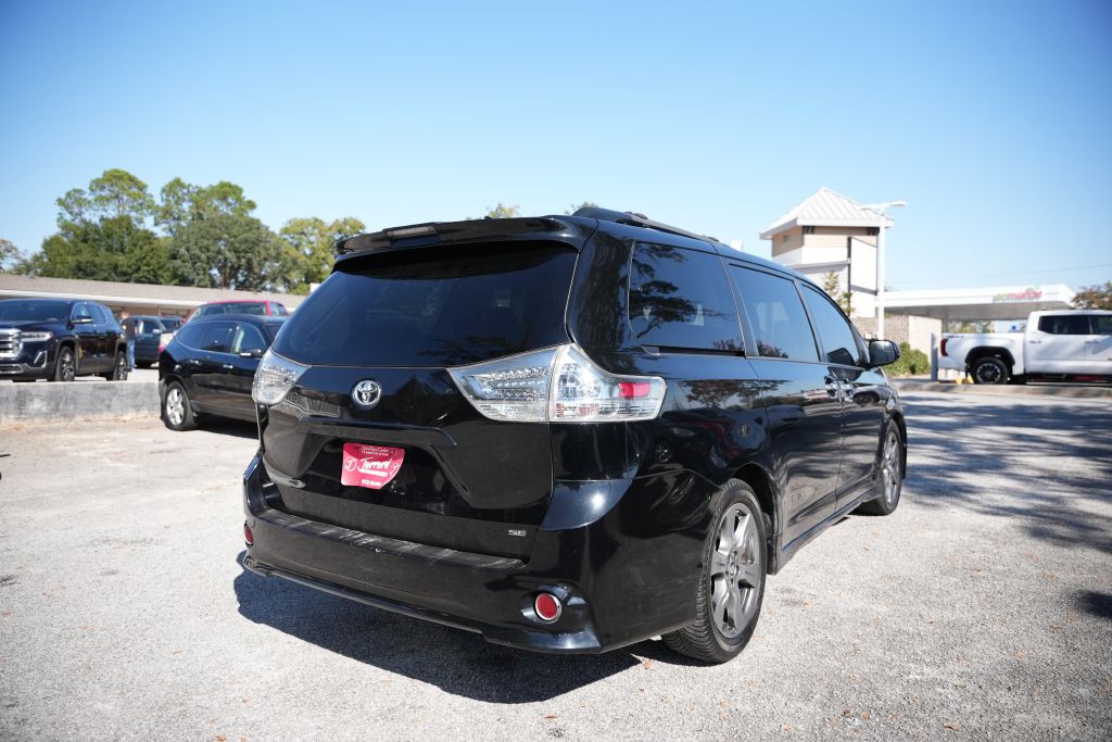 2018 Toyota Sienna Image 6