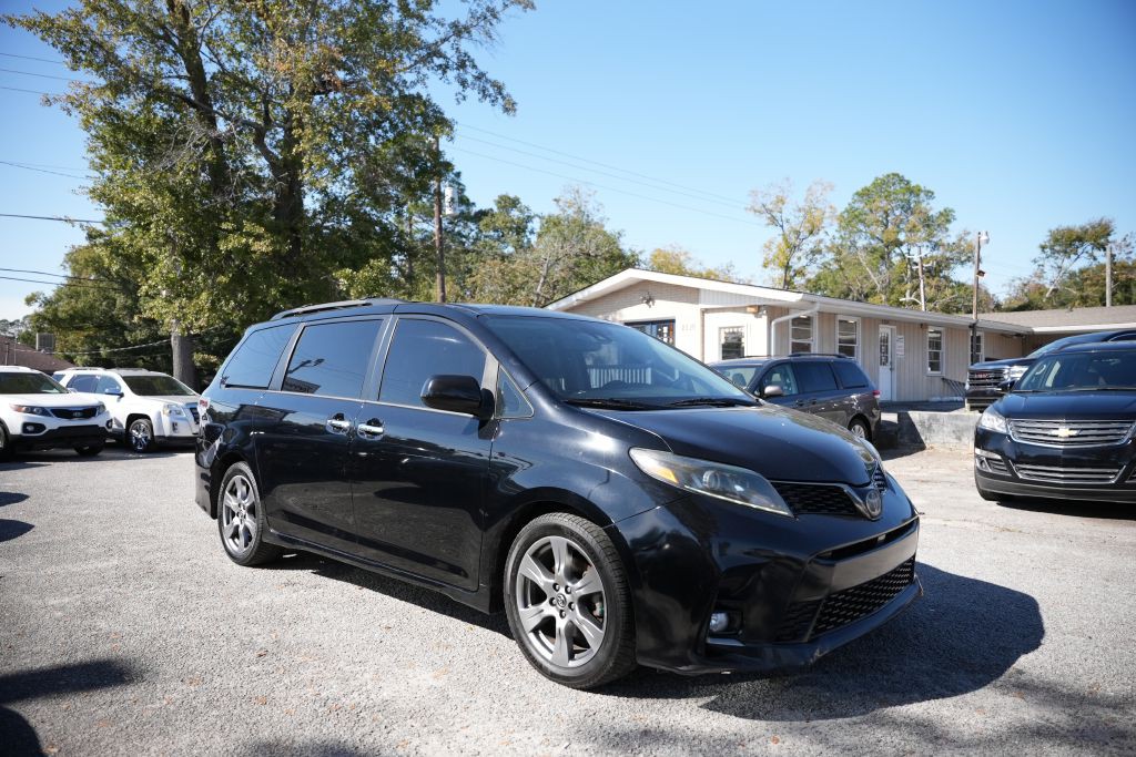 2018 Toyota Sienna Image 8