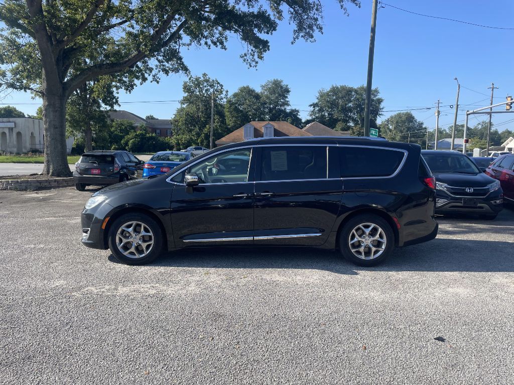 2019 Chrysler Pacifica Image 2