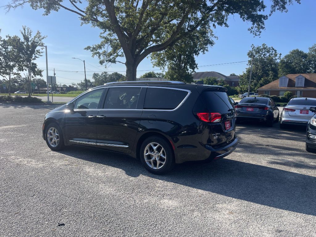 2019 Chrysler Pacifica Image 3