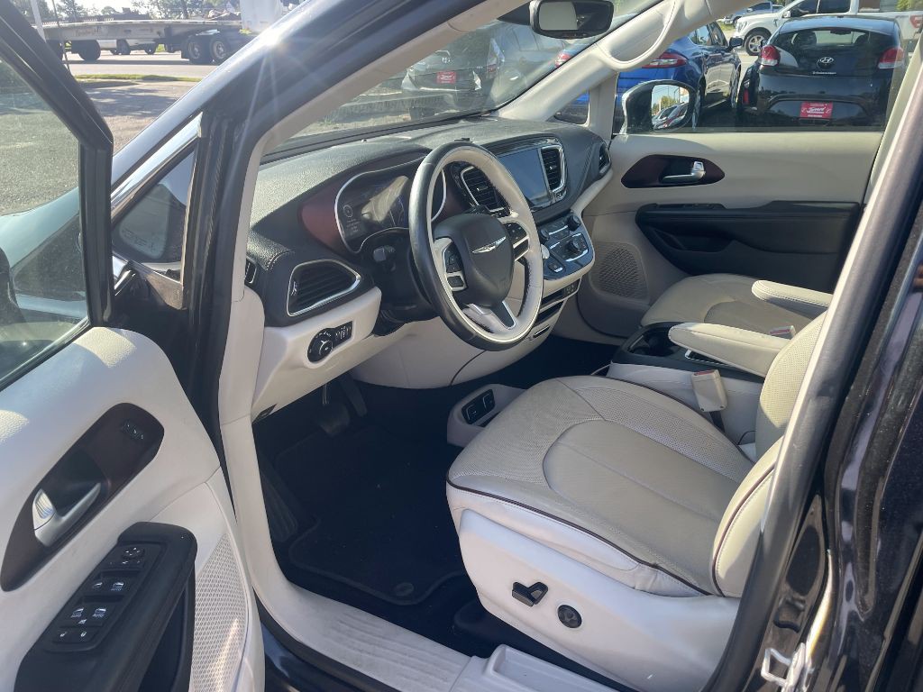 2019 Chrysler Pacifica Image 9