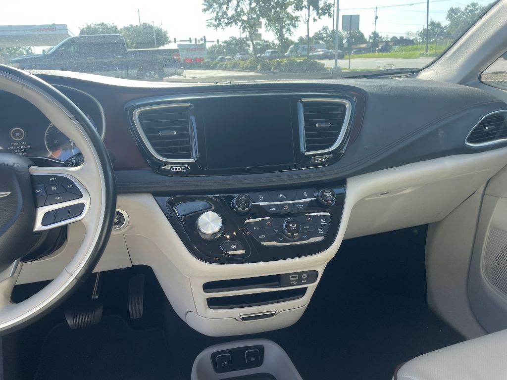 2019 Chrysler Pacifica Image 10
