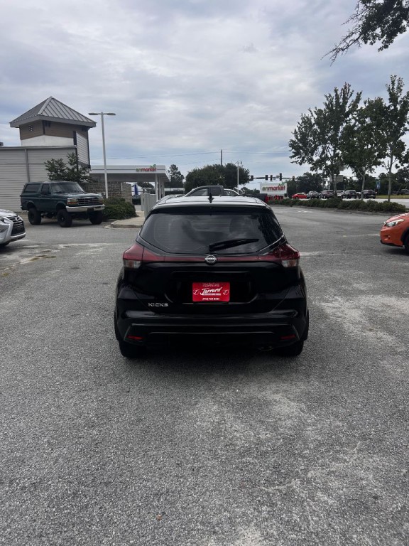 2022 Nissan Kicks Image 1