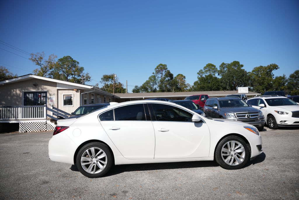 2017 Buick Regal Image 8