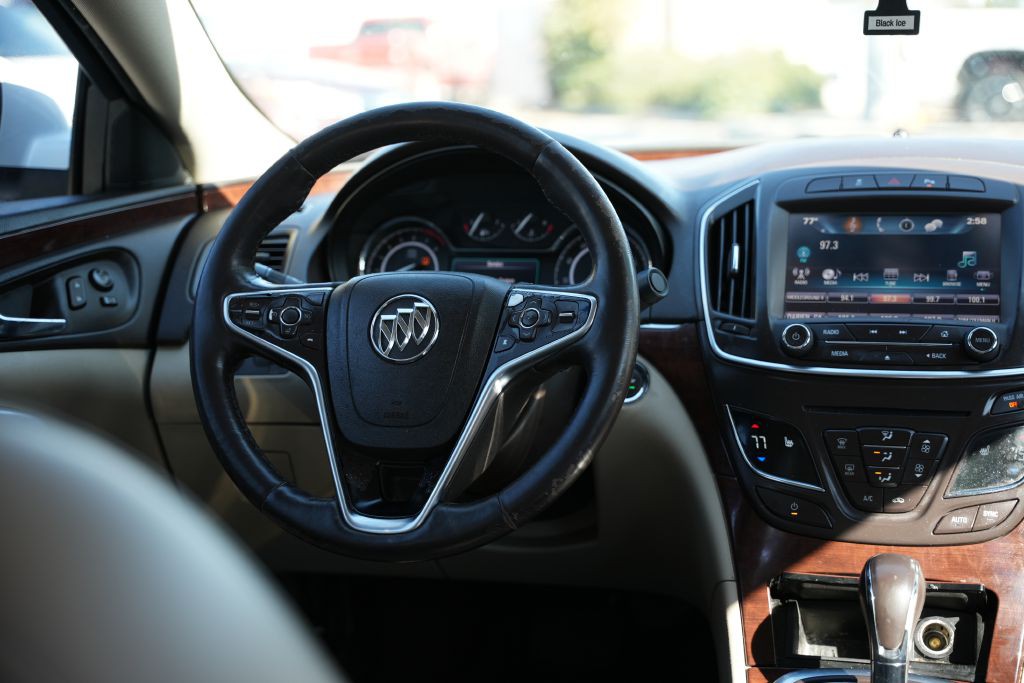 2017 Buick Regal Image 11