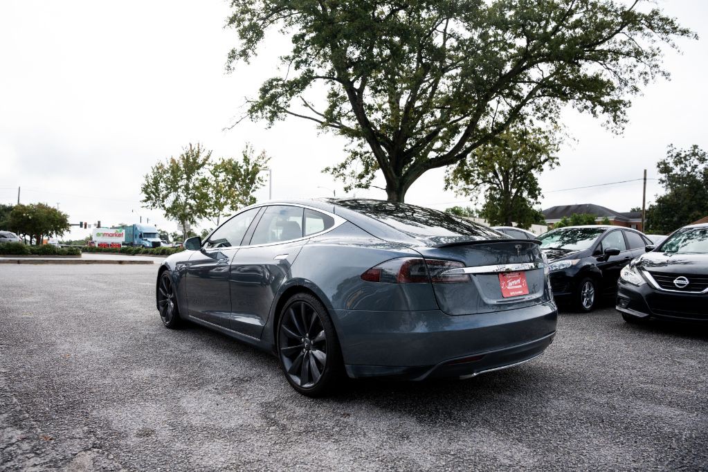 2013 Tesla Model S Image 4