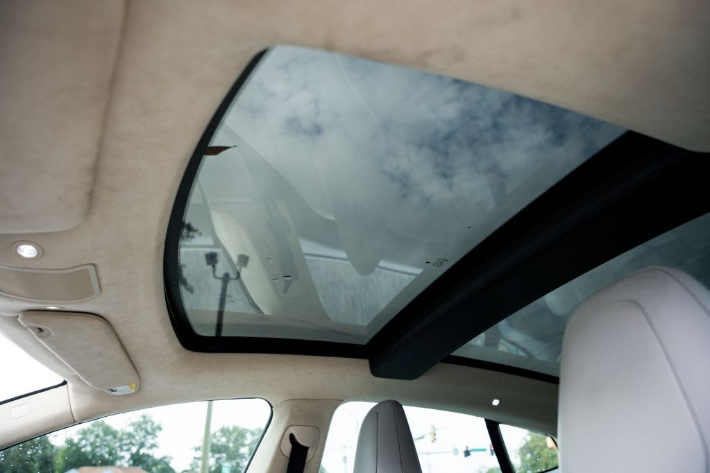 2013 Tesla Model S Image 13