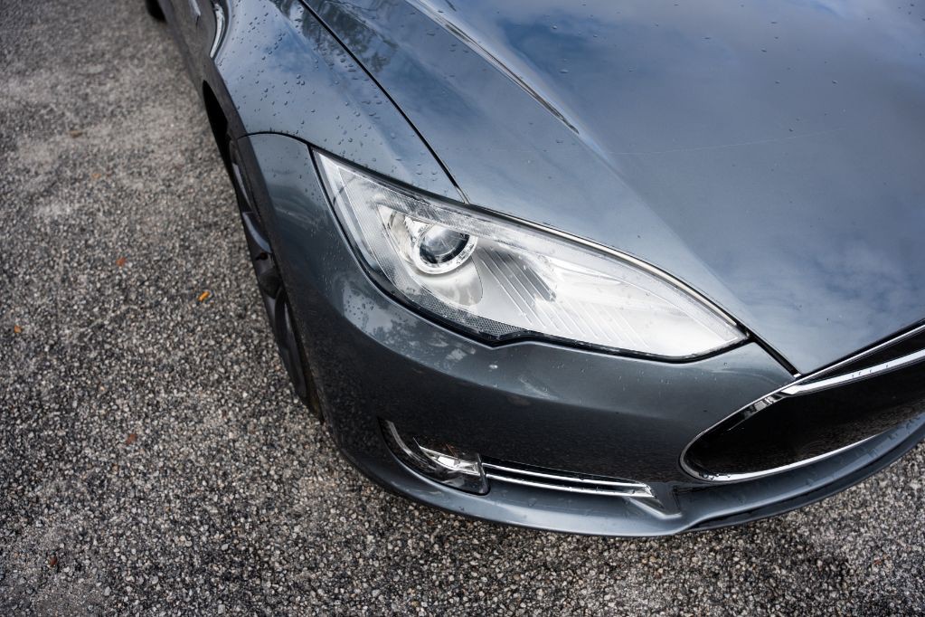 2013 Tesla Model S Image 8