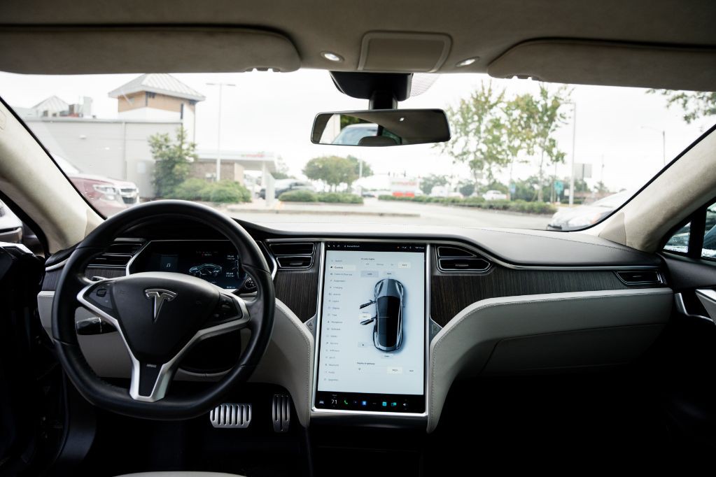 2013 Tesla Model S Image 10