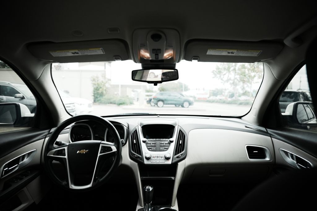 2017 Chevrolet Equinox Image 9