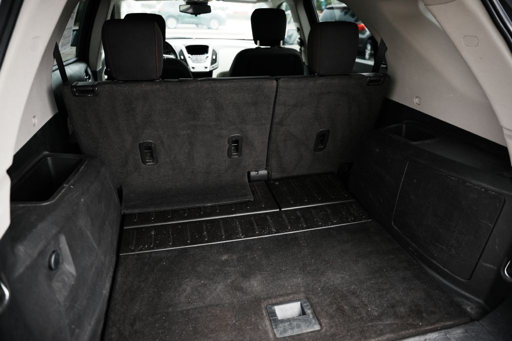 2017 Chevrolet Equinox Image 12